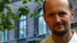 Csermely Péter hálózatkutató Kolozsváron tart előadást