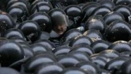 Visszafoglalták a rohamrendőrök Kijev kormányzati negyedét