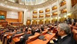 Törvény védené a politikusokat az ügyészektől