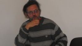 Civilek ellenzik a marosvásárhelyi Kultúrpalota mögé tervezett parkolóházat