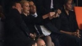 Selfie Mandela búcsúztatóján: viccel védekezett Cameron