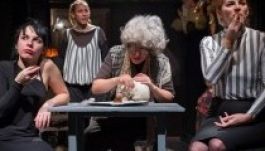 Érdemoklevél a temesvári magyar színháznak