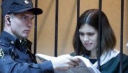 Kórházban tölti büntetése hátralevő részét a szexi Pussy Riot lány