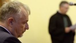 A nemzetközileg körözött Hernádi Zsolt Mol-részvényeket vett