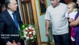 Diktátorokkal együtt mutatják Orbán Viktort (VIDEÓ)