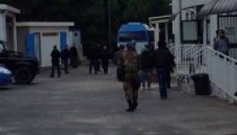 Kiürítik a lampedusai menekülttábort az olasz hatóságok