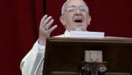 Urbi et orbi: Ferenc pápa törődést és békét sürgetett a világban