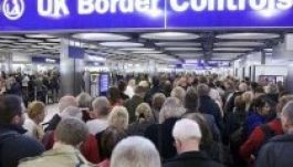 Brit konzervatívok: „logikus lépés” lenne 2018-ig kizárni a románokat