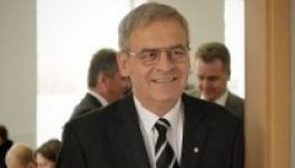 Apai örömök elé néz a frissen nősült Tőkés László