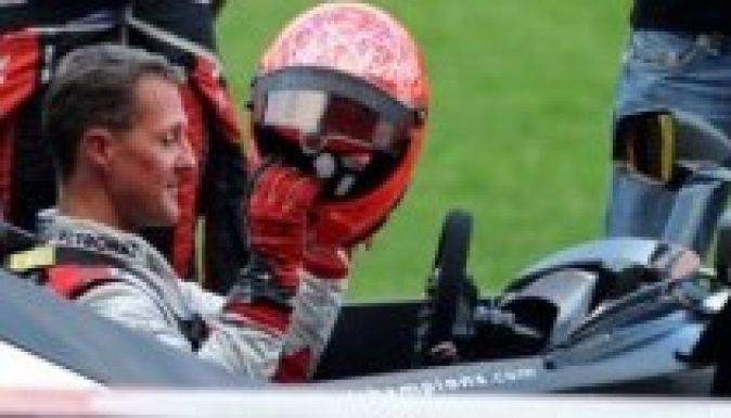 Még sincs túl az életveszélyen Michael Schumacher?