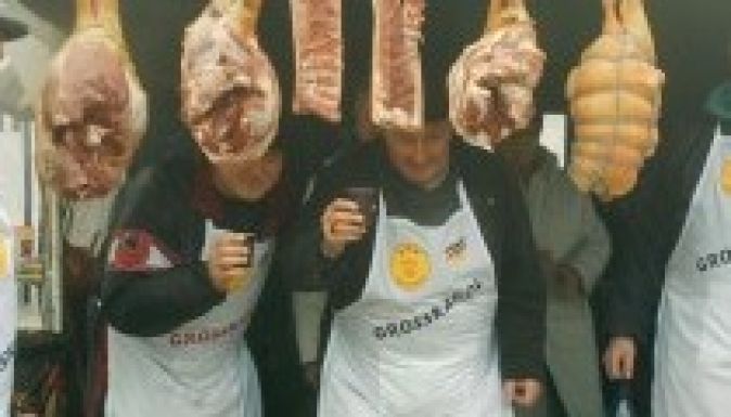 Sárközújlakon lesz az RMDSZ idei böllérversenye