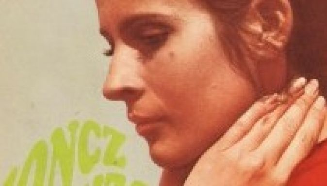 Eltávolította Koncz Zsuzsa plakátjait a magyar köztévé