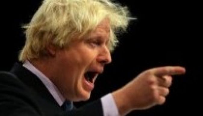 „Galád módon erdélyiekkel is riogatják a briteket”