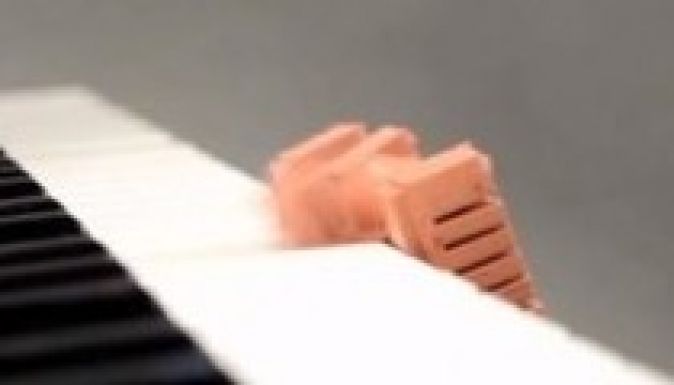 Virsliujjú gépzongorista robotot építettek