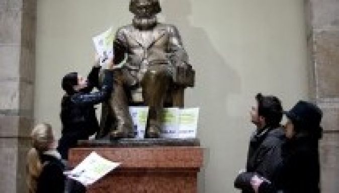 A kereszténydemokrata diákok a Marx szobor eltávolítását kérik