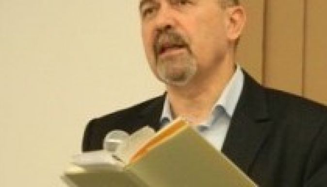 Markó Béla kapta a Bárka folyóirat díját