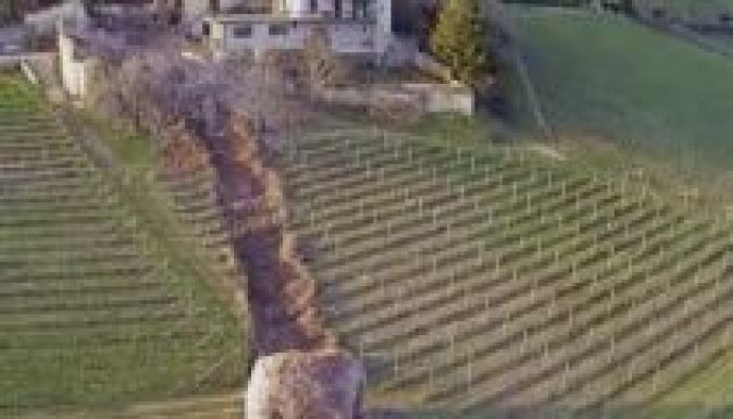 Semmi sem állhatott az óriási sziklák útjába (VIDEÓ)