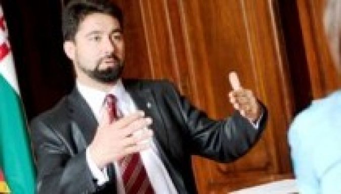 Hidvéghi: növekszik a külhoni érdeklődés a választások iránt