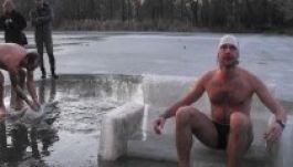 Húszan mártóztak meg a befagyott Marosban (GALÉRIA)