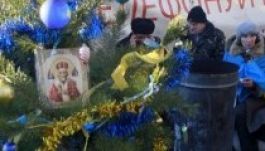 A Majdanon karácsonyoztak a kijevi tüntetők