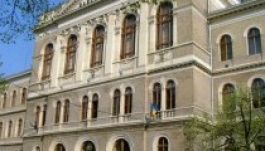 Névtáblát állítottak hajdani rektoroknak a BBTE-n