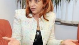 Lekaparják özvegye nevét Zámbó Jimmy sírkövéről