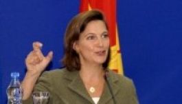 Feszülten várják Bukarestben John Kerry küldöttjét