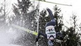 Rossz volt nézni, akkorát esett az olimpiai bajnok síugró (VIDEÓ)