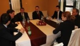 Csíki kisreptérről tárgyalt a magyar nagykövettel Borboly Csaba