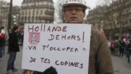 Több ezren követelték Párizsban az államfő lemondását