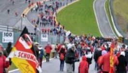 Nagyszerű gesztus: 500-an vonultak Schumacherért Spa-ban