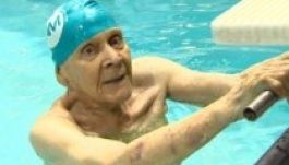 Két világcsúcsot úszott 105 évesen Jaring Timmerman