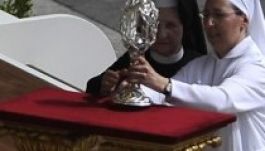 Ellopták II. János Pál pápa vérét