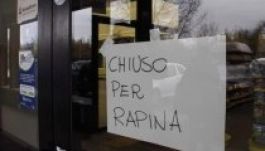 Alagúton át játékpisztollyal raboltak ki egy postát Firenzében