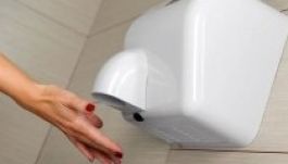 Az elektromos kézszárítónál jobb választás a papírtörlő