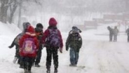 Bukarestben és hat megyében marad a tanítási szünet