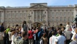 Brit parlament: a királynő adja bérbe a Buckingham-palotát