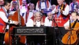 Hungarikummá nyilvánították a a 100 tagú cigányzenekart is