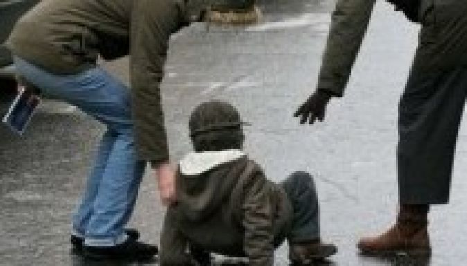 Járhatatlanok Magyarországon az utak az ónos eső miatt