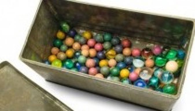 Megtalálták Anne Frank üveggolyóit