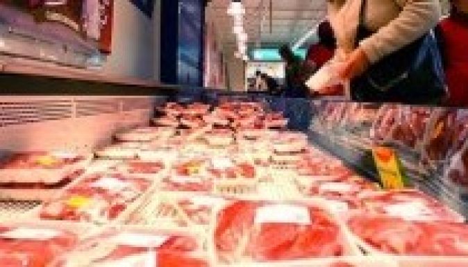 A magyarok miatt lesz olcsóbb a sertéshús Romániában