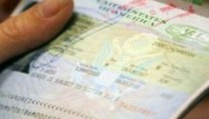 Az EB ultimátumban kéri a románok vízumkötelezettségének eltörlését