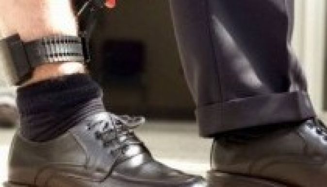 Új módszer az igazságügyben: házi őrizet becsületszóra