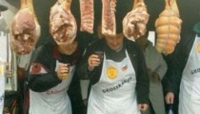 Harmincegy sertést vágtak le a sárközi böllérvetélkedőn