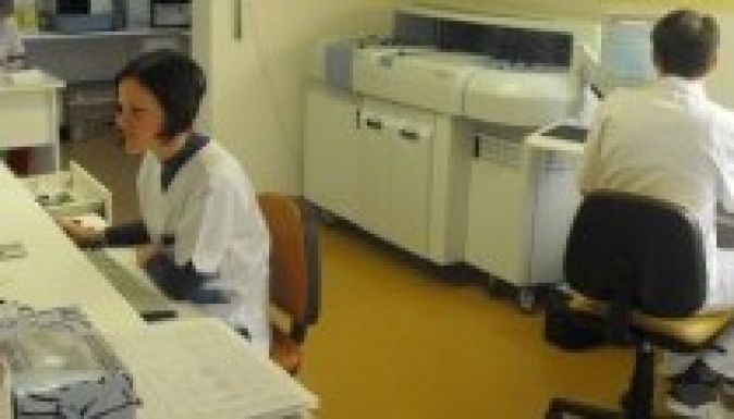 Magánlaborban is végeznek ingyenes vizsgálatokat