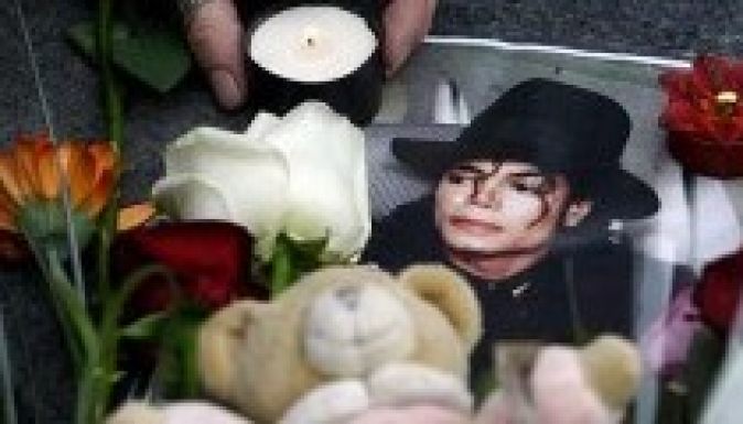 Bánatpénzt kaptak Michael Jackson francia rajongói