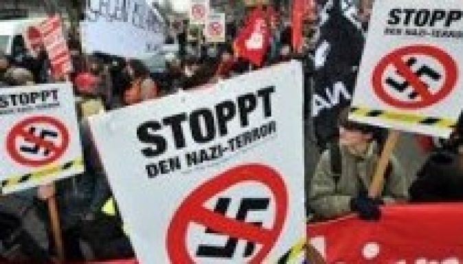 A bombázás évfordulóján neonácik ellen tüntettek Drezdában