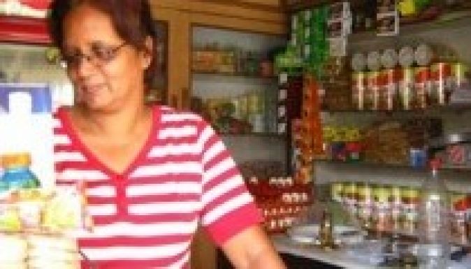 Kelemen Atilla: fel kellene támasztani a kisboltokat