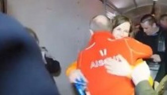 Leszbikus olimpiai bajnokkal ölelkezett Vlagyimir Putyin