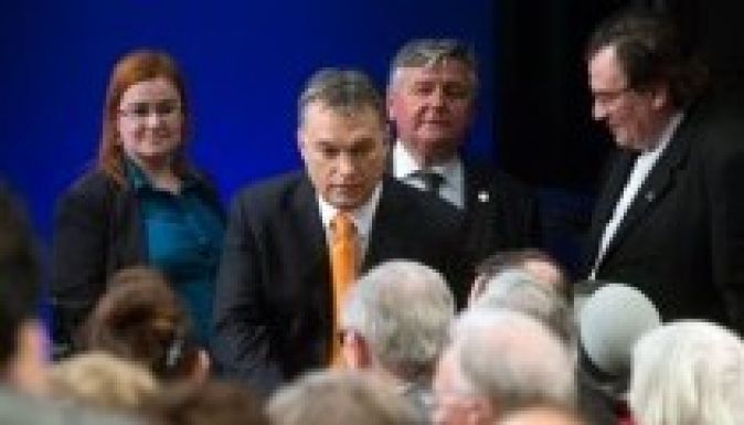 Emléktáblát avattak Marian Cozmának Veszprémben